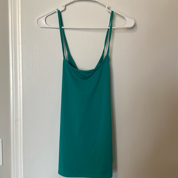 Fabletics green crisscross flowy tank size small - Picture 1 of 4